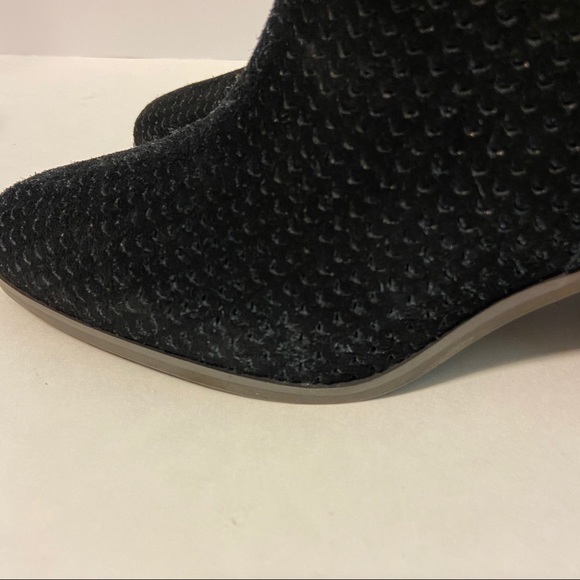 NWOT Lucky Brand Petre Perforated Suede Bootie - Picture 10 of 15